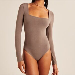 Abercrombie long-sleeve cotton seamless fabric square neck bodysuit (size m)